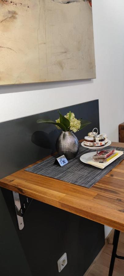 Apartment 1 Mit Terrasse Und Pkw-Stellplatz Леверкузен Экстерьер фото